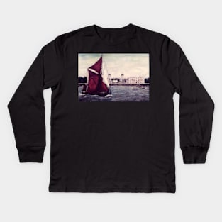 THAMES SAILING BARGE MAY, SAILING PAST GREENWICH NAVAL COLLEGE LONDON Kids Long Sleeve T-Shirt